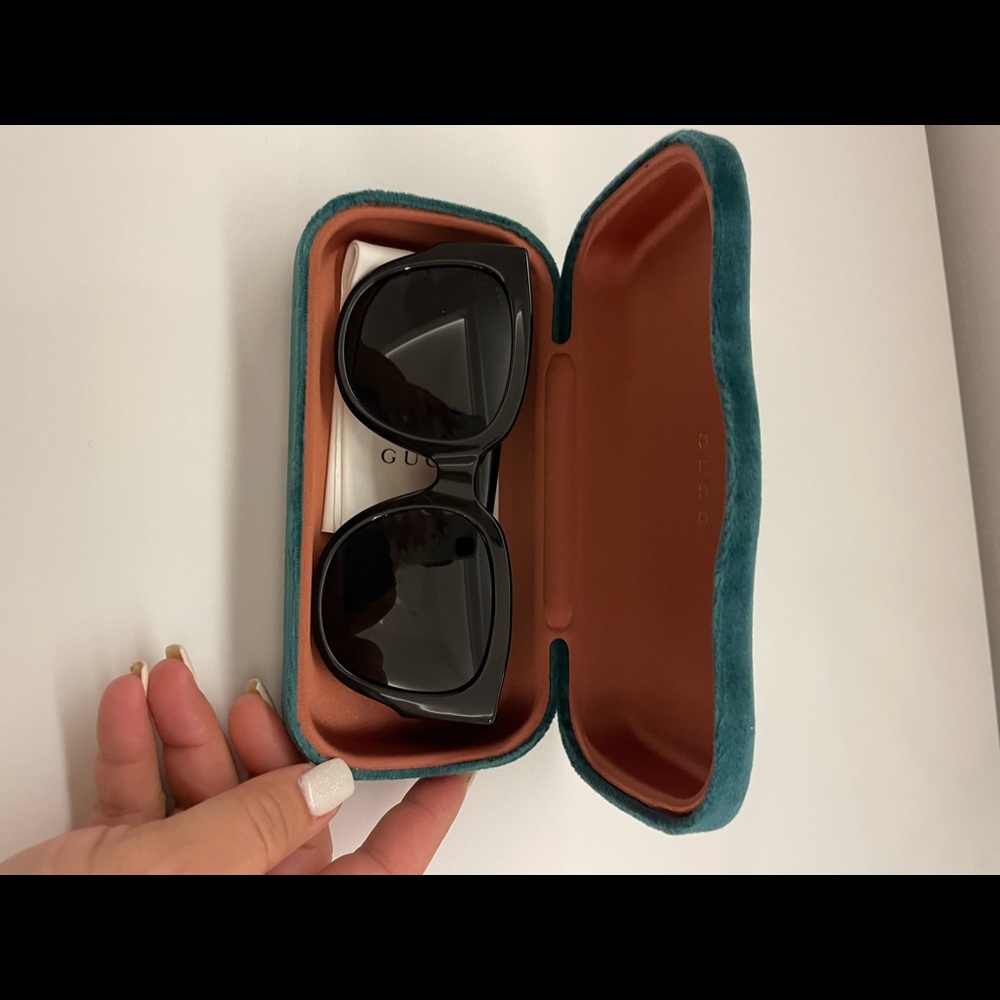 Gucci Sunglasses - Picture 2 of 4
